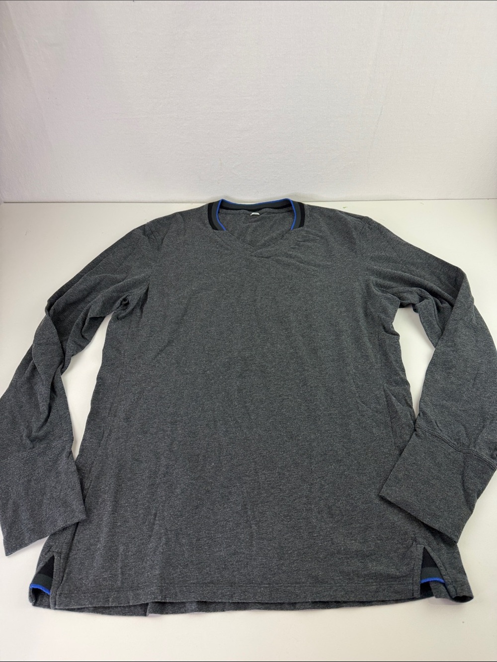 Kit & Ace Men's Super Soft Long Sleeve V-Neck Shirt - Charcoal Gray